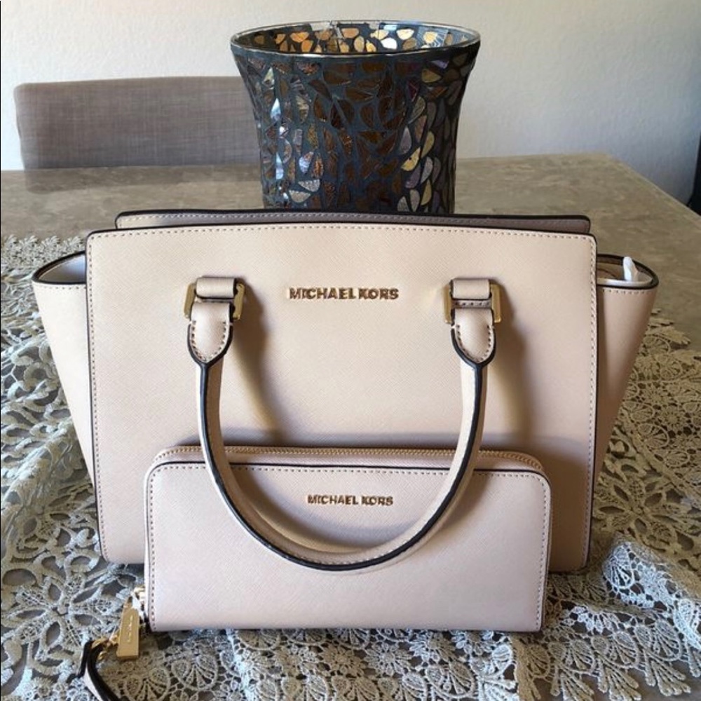 Original Michael Kors purse and wallet